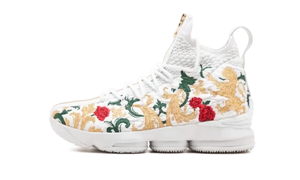 Кроссовки Nike LeBron 15 Perf AJ3936 «King's Cloak», белые