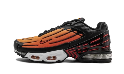 Кроссовки Nike Air Max Plus 3 CD7005, оранжево-черные