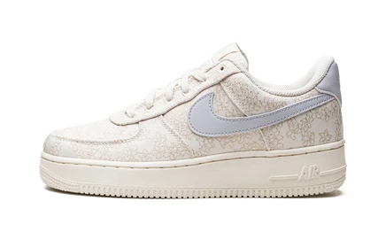 Женские кроссовки Nike Air Force 1 '07 SE JACQ, цветочная вышивка