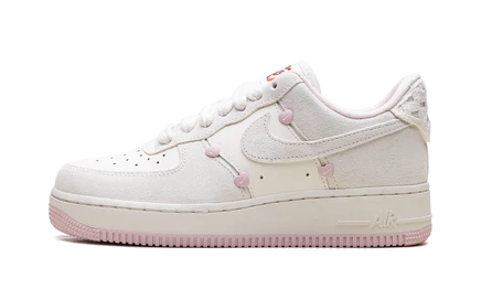 Женские кеды Nike Air Force 1 Low, ко Дню святого Валентина