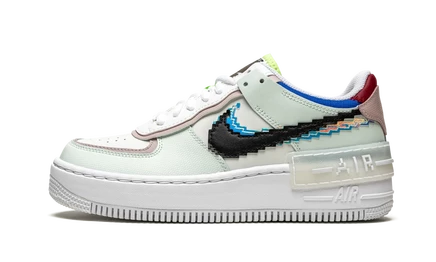 Женские кроссовки Nike AF1 Shadow SE «Pixel Swoosh»