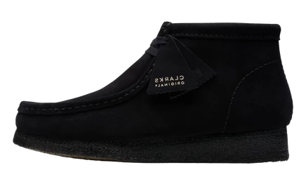Ботинки Clarks Wallabee из замши, черные