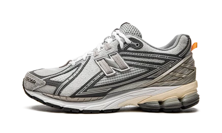 Кроссовки New Balance 1906R Invincible x N.Hoolywood, серые
