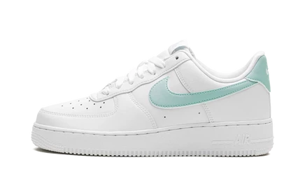Женские кеды Nike Air Force 1 '07, белые/мятные