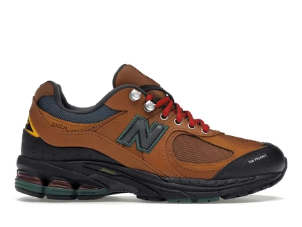 New Balance 2002R Wonderland Park Brown brown/team red/navy/black