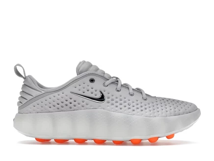 Мужские кроссовки Nike Mind 002, светло-серые с алыми и хромированными акцентами