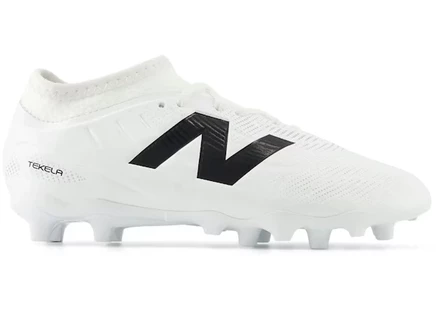 Детские бутсы New Balance Tekela V5 FG, черно-белые