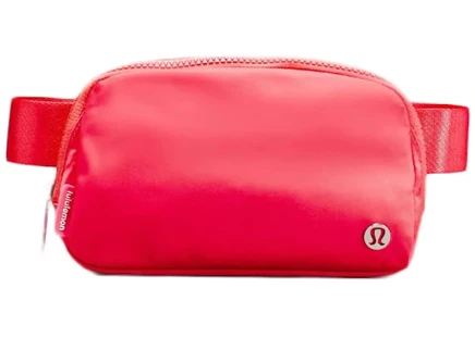 Унисекс поясная сумка Lululemon Everywhere Belt Bag, малиновая