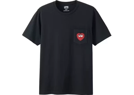 Унисекс футболка kaws x uniqlo heart pocket, черная
