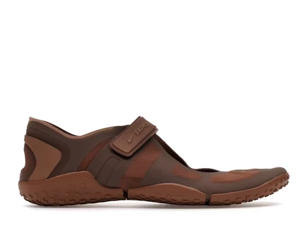 Женские кроссовки Nike Rift Mesh SKIMS, Archaeo Brown