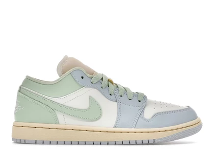Женские кроссовки Jordan 1 Low, Sail/Jade Aura