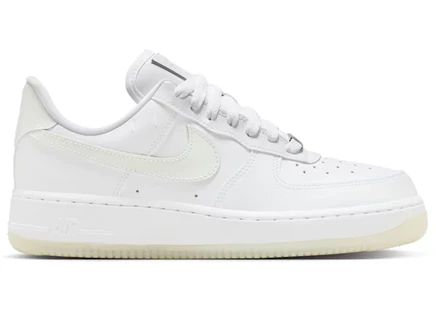 Женские кроссовки Nike Air Force 1 Low ′07 LX UV Swooshes, белые