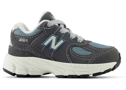 Детские кроссовки New Balance 2002R, серые