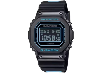 Часы Casio G-Shock GM-5600BWD-1 цифровые, черные, 43 мм