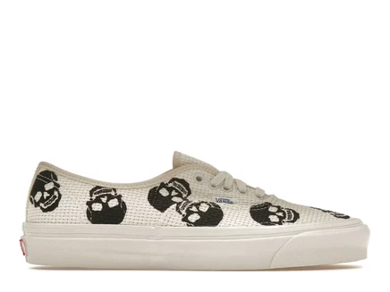 Кеды Vans Authentic 44 DX Needlepoint Skulls, бело-черные