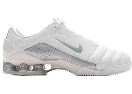 Женские кроссовки Nike Total 90 Shox Magia, молочно-серебристые