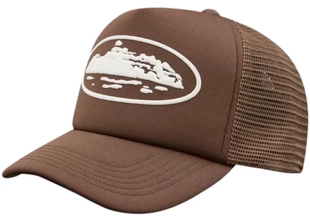 Мужская кепка Corteiz Island Puff Print Trucker, коричневая
