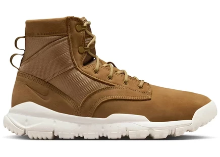 Мужские ботинки Nike SFB 6 Inch NSW Leather, золотисто‑бежевые