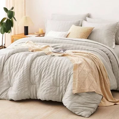 Комплект постельного белья Queen Beige из ткани Сирсакер, кровать из 7 предметов в чехле с простынями, Альтернативное пуховое одеяло, наволочки-подделки на все сезоны бежевого цвета