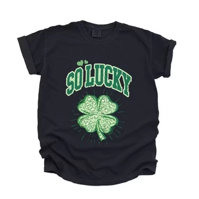 Женская футболка с коротким рукавом So Lucky Cheetah Shamrock, окрашенная в черный цвет