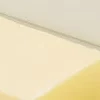 Керамическая масленка с ручкой и крышкой белого цвета