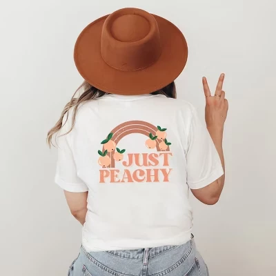Футболка с коротким рукавом Just Peachy радужного цвета спереди и сзади, белая