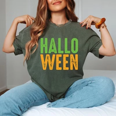 Женская футболка Simply Sage Market «Halloween», моховый
