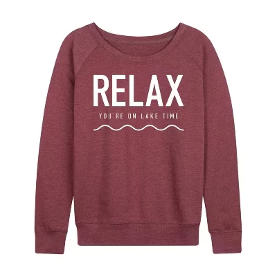 Женская рубашка Relax Lake Time из легкой махровой ткани с широким вырезом и длинным рукавом с графическим рисунком цвета вереска темно-бордового цвета.