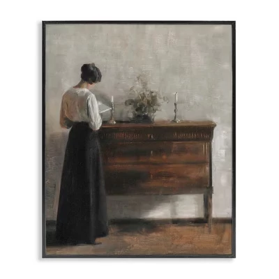 Классическая женщина в платье с книгой в рамке Giclee Art black