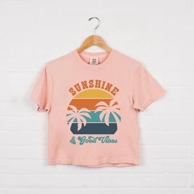 Женская укороченная футболка Sunshine and Good Vibes с коротким рукавом свободного кроя персикового цвета