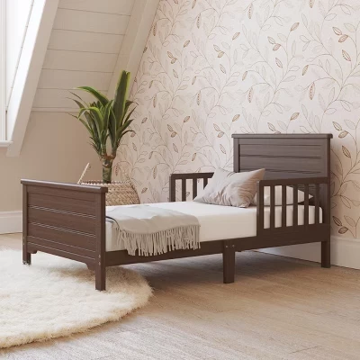 Детская кровать Child Craft Woodland с бортиками, коричневая