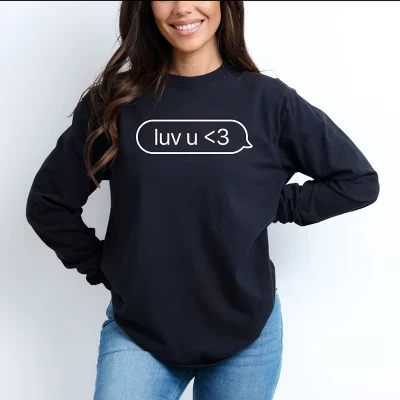 Текстовое сообщение Luv U - Женская одежда, окрашенная в черный цвет футболка с длинным рукавом и рисунком