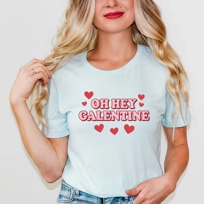 Женская футболка Simply Sage Market «Сердца», синяя