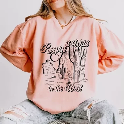 Унисекс свитшот Simply Sage Market Keepin It Wild, персиковый