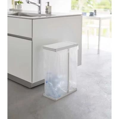 Держатель для мусорных пакетов YAMAZAKI home со крышкой, белый