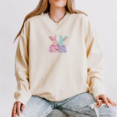 Женский свитшот Simply Sage Market «Два зайца», белый