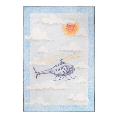 Коврик для детской игровой комнаты World Traveler Playful Helicopter в помещении синего цвета