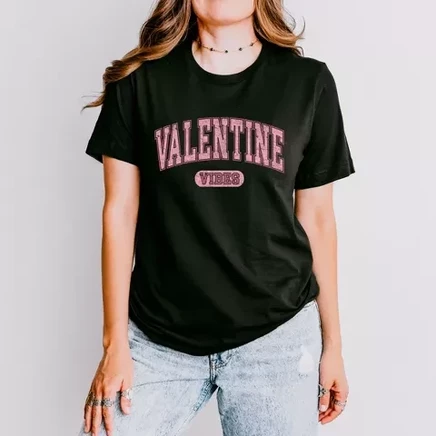 Футболка с коротким рукавом Valentine Vibes, черная