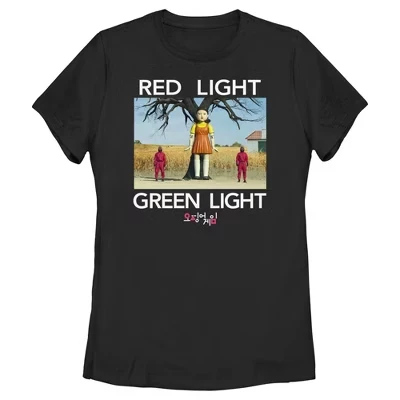 Женская футболка Red Light Green Light Scene черного цвета