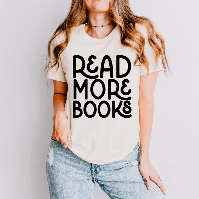 Читайте больше книг О кремовой футболке с коротким рукавом