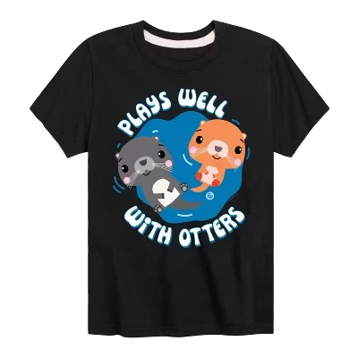 Хорошо сочетается с черной футболкой с коротким рукавом и рисунком Otters