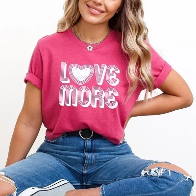 Женская футболка Simply Sage Market Love More, малиновая