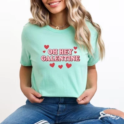 Oh Hey Galentine Hearts - женская футболка с коротким рукавом и рисунком мятного цвета