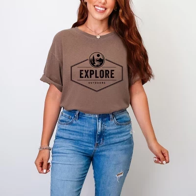 Женская футболка Simply Sage Market «Explore Outdoors», кофейная