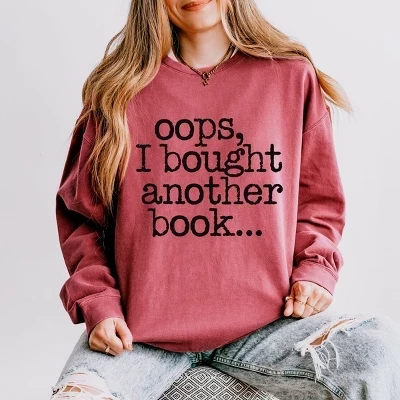Ой, Я купила Еще одну книгу, Легкую одежду, Выкрашенную в малиновый цвет.