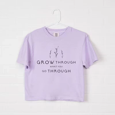 Женская укороченная футболка Simply Sage Market с принтом «Grow Through What You Go Through», орхидея