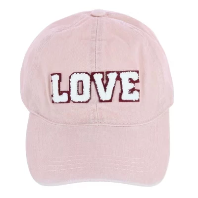 Женская бейсболка с надписью Love из синели и надписью Hat