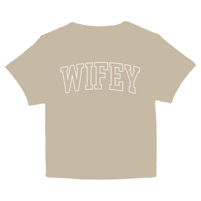 Женская футболка Juniors Womens Lost Gods Wifey Varsity Arch T-Shirt plaza темно-серого цвета
