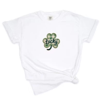 Принт из пряжи Lucky Clover - женская одежда, окрашенная в графический цвет футболка белого цвета