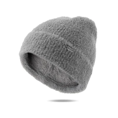 Женская зимняя шапка Bristol Beanie Стильная теплая шапочка из мягкого пера серого цвета